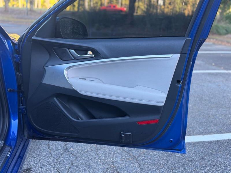 Genesis G70 2.0T RWD 2020