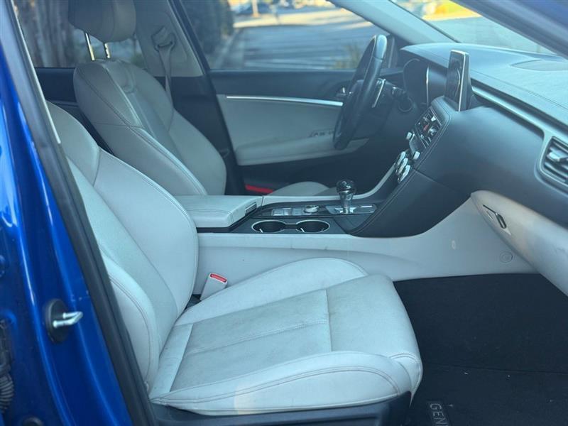 Genesis G70 2.0T RWD 2020