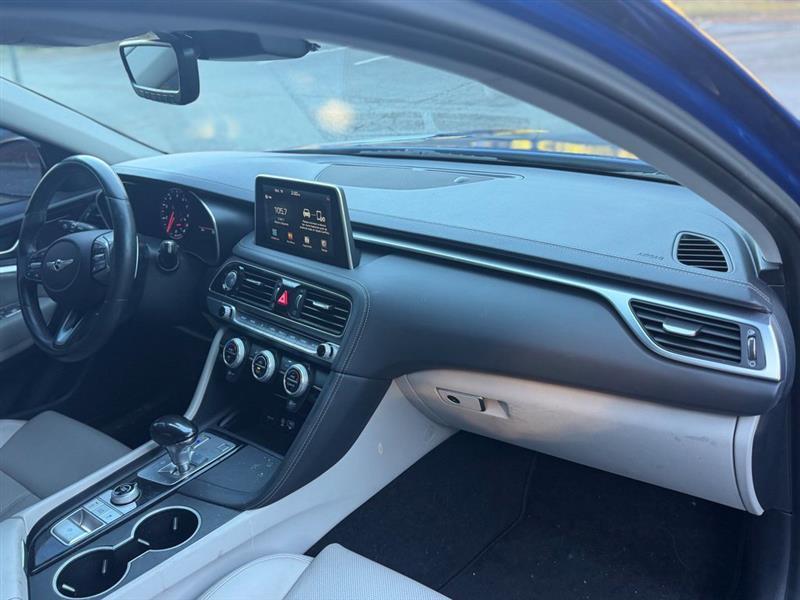 Genesis G70 2.0T RWD 2020