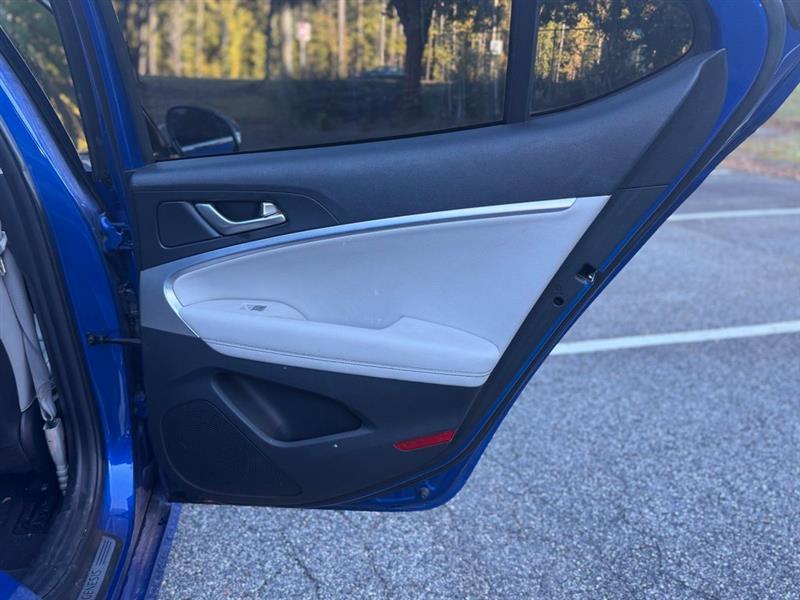 Genesis G70 2.0T RWD 2020