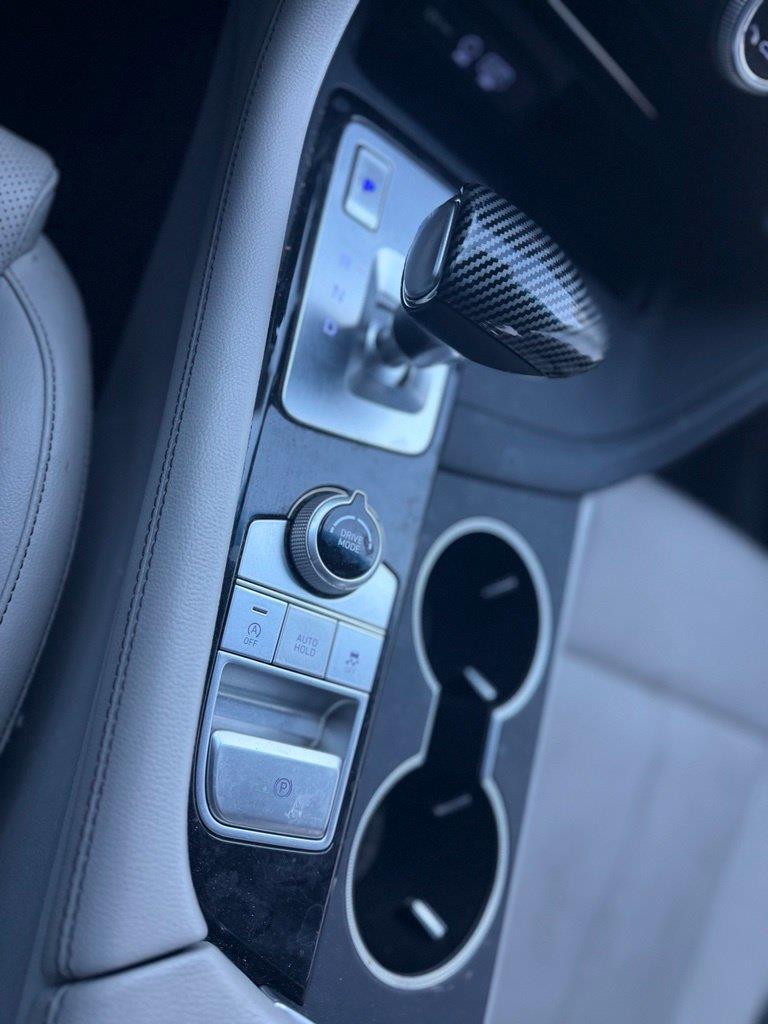 Genesis G70 2.0T RWD 2020