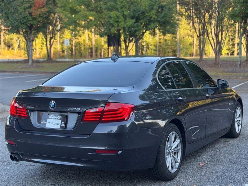 BMW 5 Series 4dr Sdn 528i xDrive AWD 2014