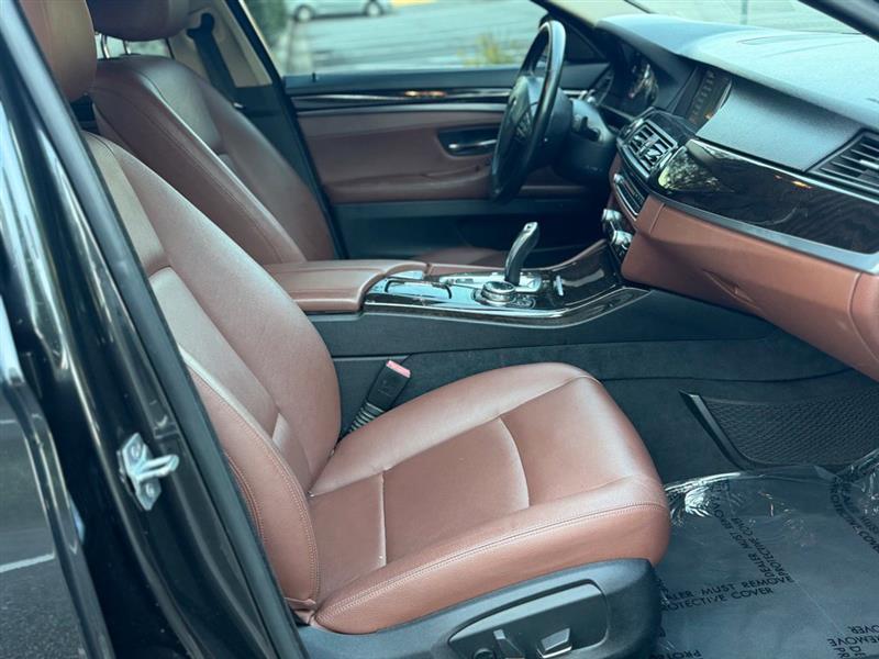 BMW 5 Series 4dr Sdn 528i xDrive AWD 2014