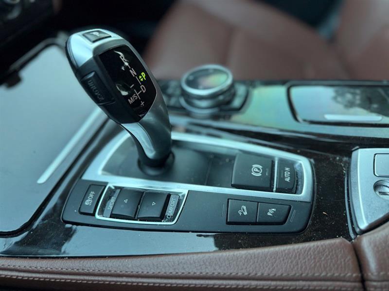 BMW 5 Series 4dr Sdn 528i xDrive AWD 2014