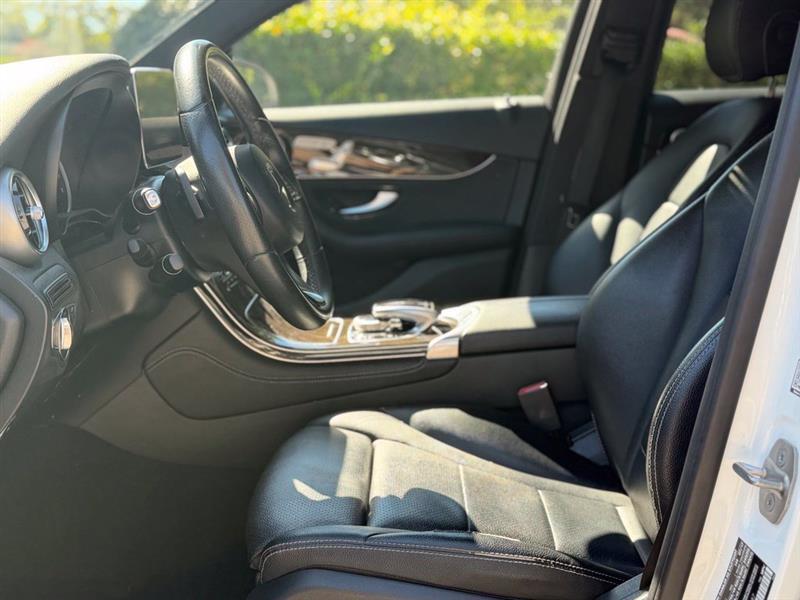Mercedes-Benz GLC-Class photo 10