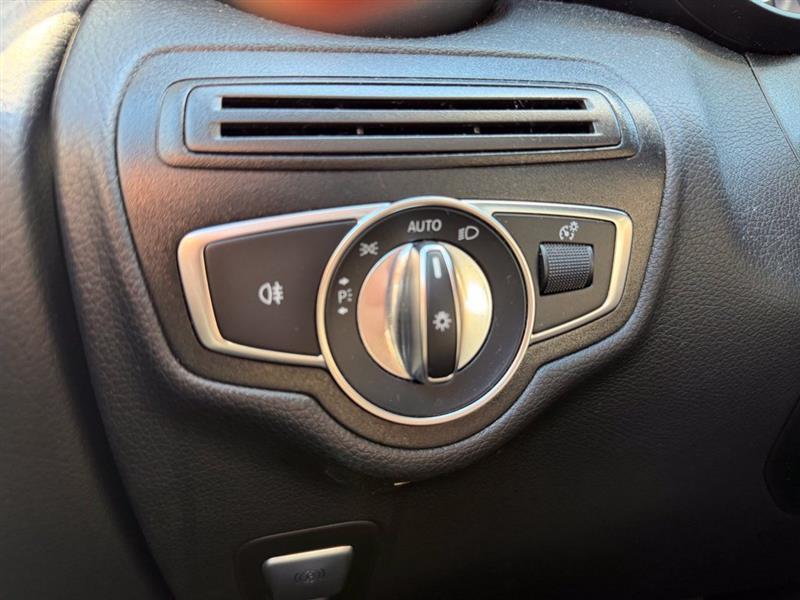 Mercedes-Benz GLC-Class photo 22