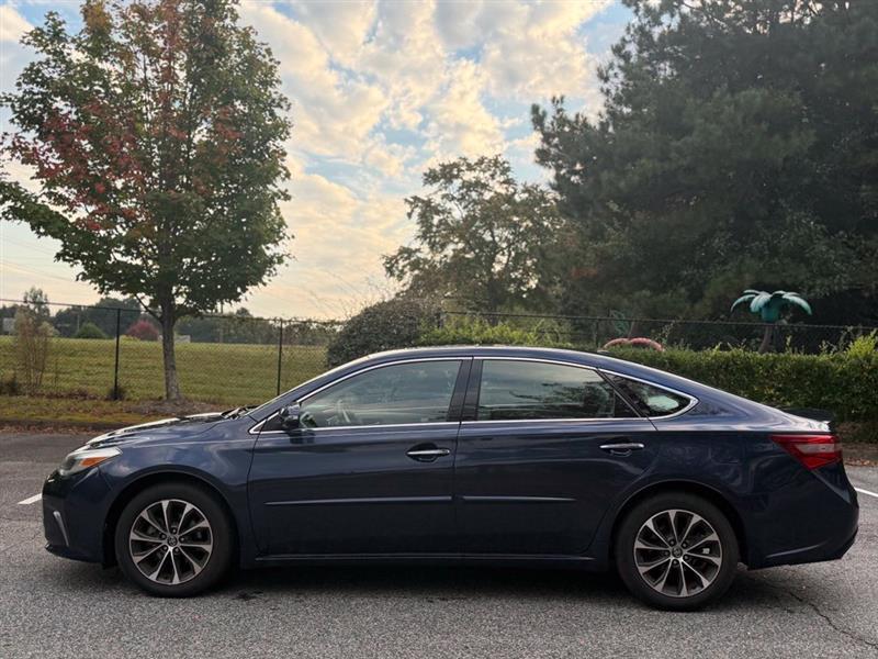 Toyota Avalon XLE Premium (Natl) 2018
