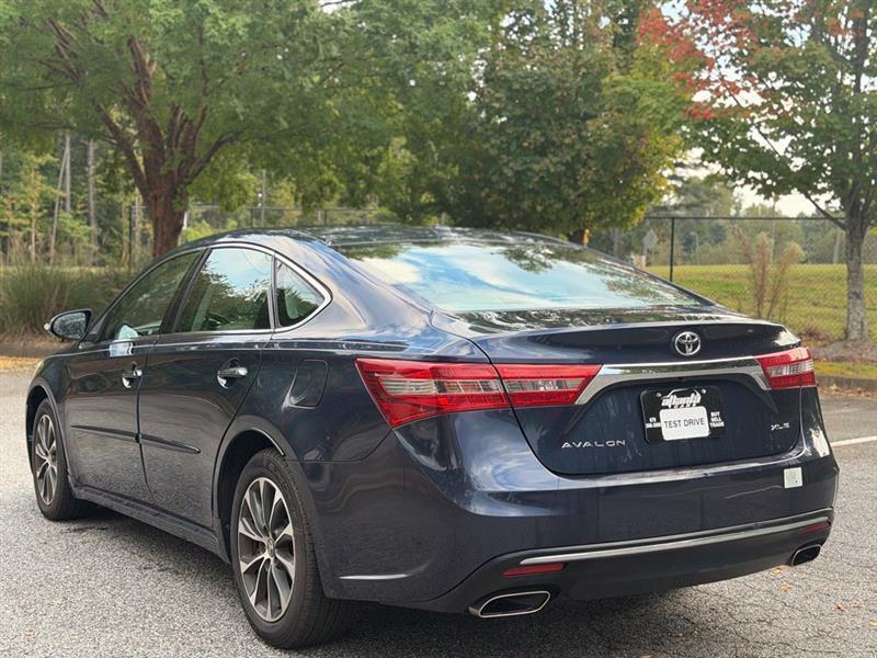 Toyota Avalon XLE Premium (Natl) 2018