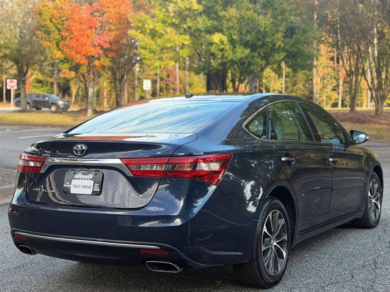 Toyota Avalon XLE Premium (Natl) 2018