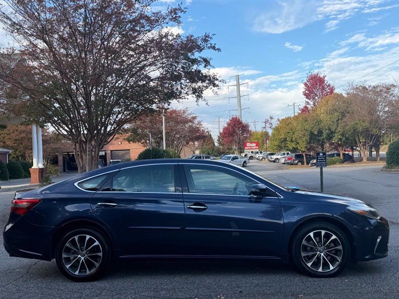 Toyota Avalon XLE Premium (Natl) 2018