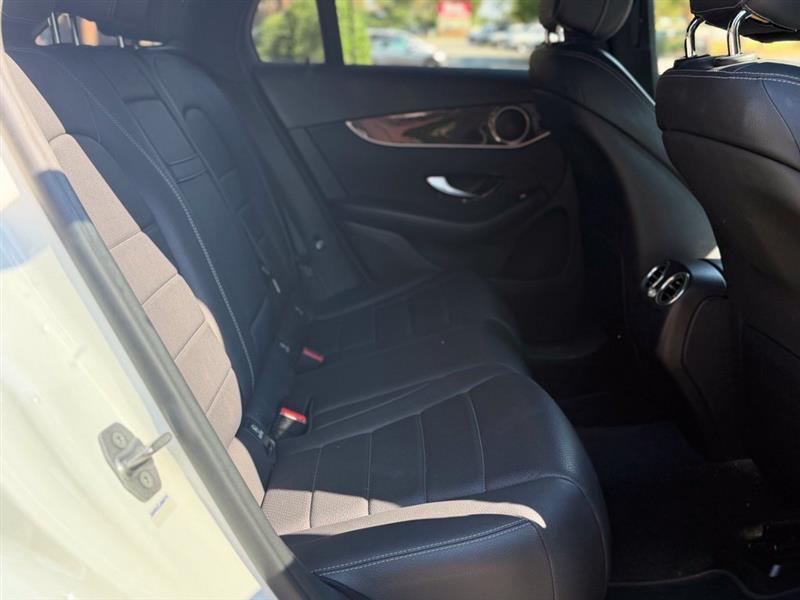 Mercedes-Benz GLC RWD 4dr GLC 300 2016