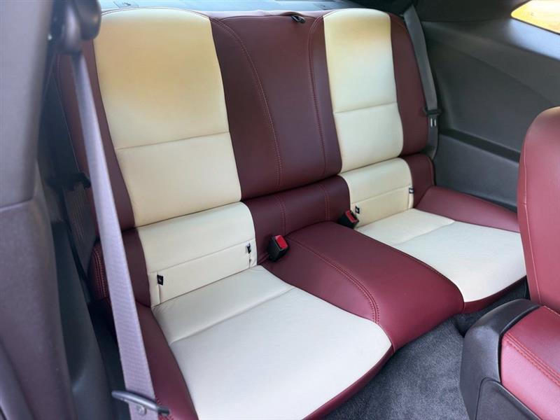 Chevrolet Camaro 2dr Cpe 1LT 2011