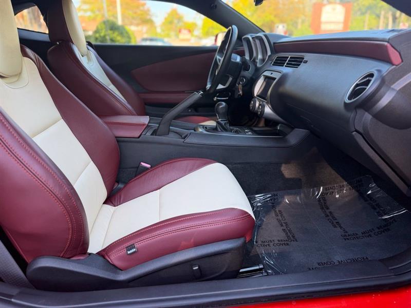 Chevrolet Camaro 2dr Cpe 1LT 2011