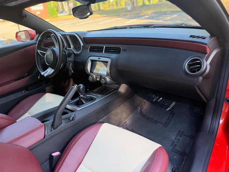 Chevrolet Camaro 2dr Cpe 1LT 2011