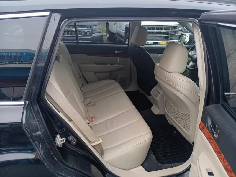 Subaru Outback 2.5i Limited 2011