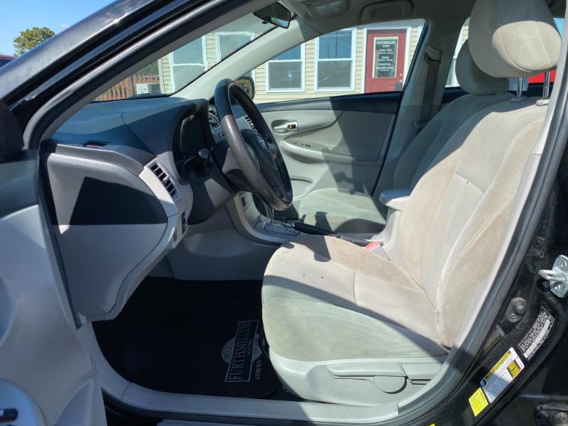 2012 Toyota Corolla LE photo 4