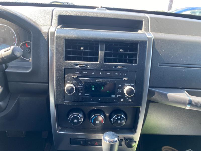 2011 Jeep Liberty Sport photo 3