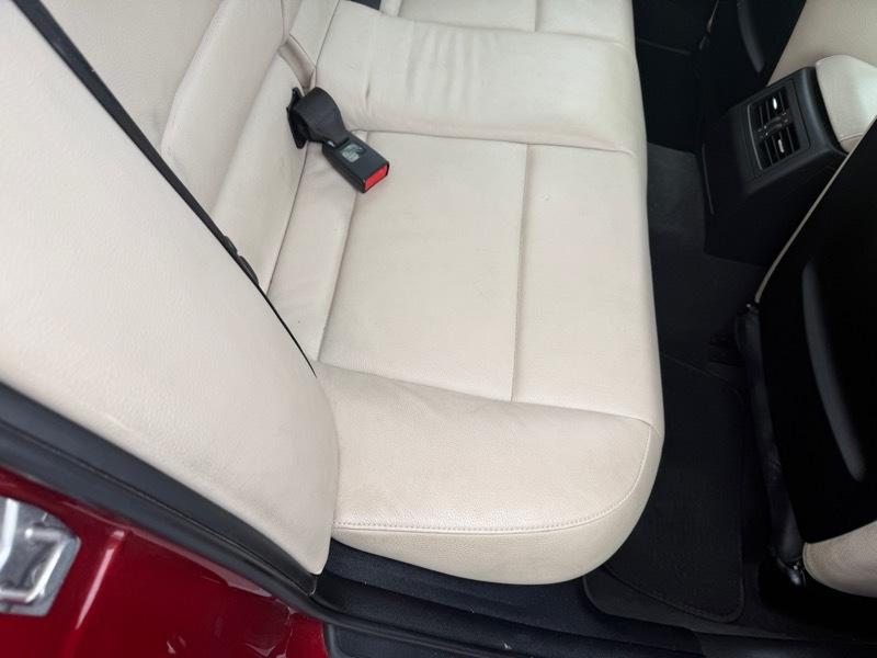 BMW 3-Series 335i 2011