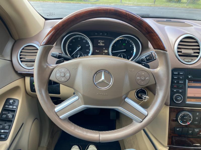 Mercedes-Benz GL-Class GL450 4MATIC 2011 Mercedes-Benz GL-Class GL450 4MATIC 2011