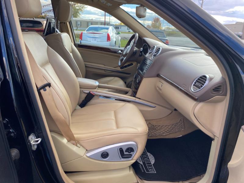 Mercedes-Benz GL-Class GL450 4MATIC 2011 Mercedes-Benz GL-Class GL450 4MATIC 2011