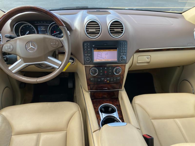 Mercedes-Benz GL-Class GL450 4MATIC 2011 Mercedes-Benz GL-Class GL450 4MATIC 2011