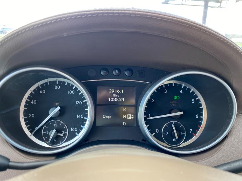 Mercedes-Benz GL-Class GL450 4MATIC 2011 Mercedes-Benz GL-Class GL450 4MATIC 2011