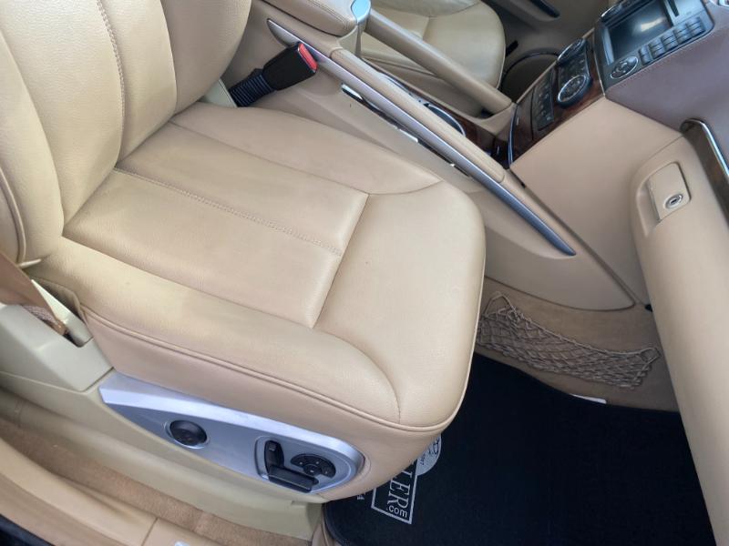 Mercedes-Benz GL-Class GL450 4MATIC 2011 Mercedes-Benz GL-Class GL450 4MATIC 2011