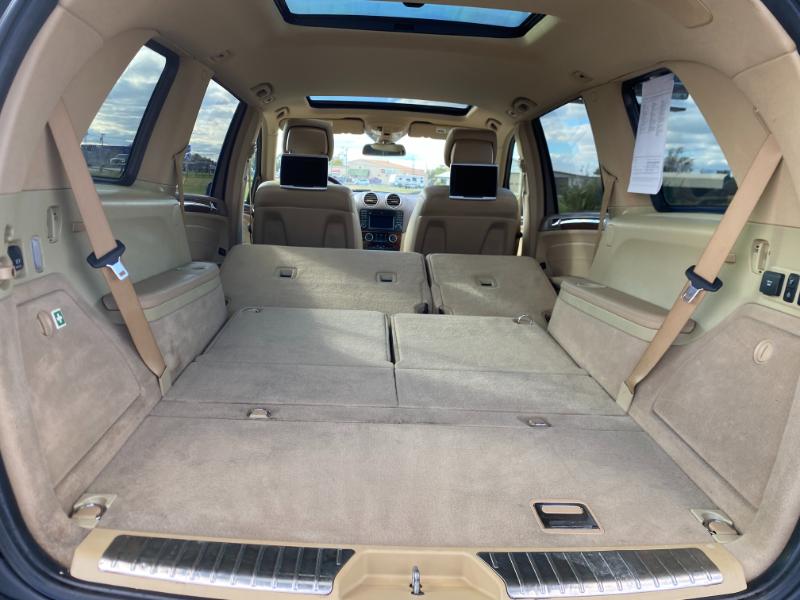 Mercedes-Benz GL-Class GL450 4MATIC 2011 Mercedes-Benz GL-Class GL450 4MATIC 2011