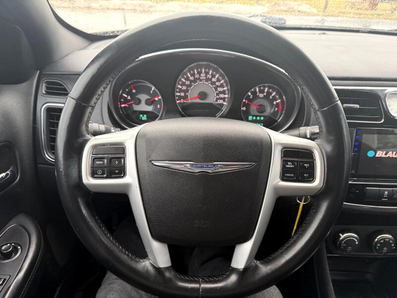 Chrysler 200 Touring 2013