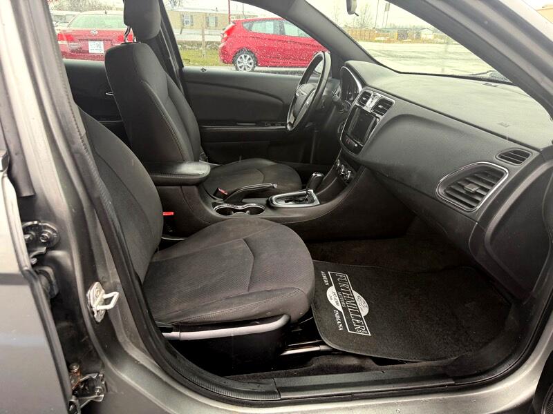 Chrysler 200 Touring 2013