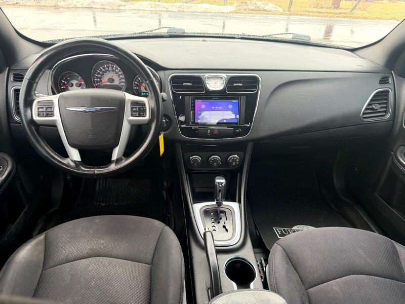 Chrysler 200 Touring 2013