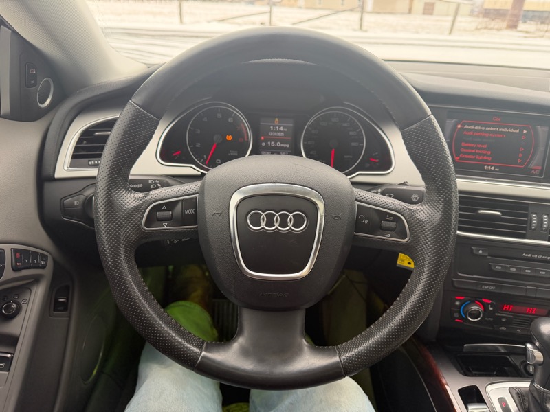 Audi A5 Coupe with Tiptronic 2009