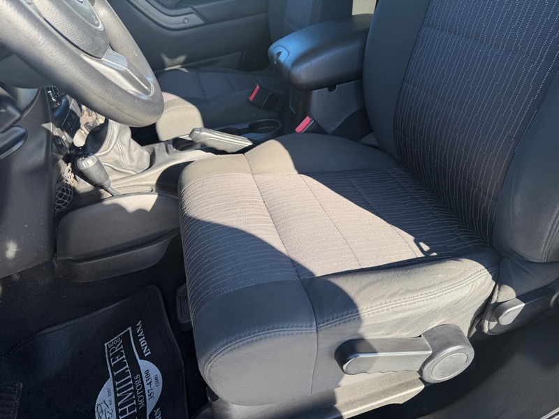 Jeep Wrangler Sport 4WD 2011