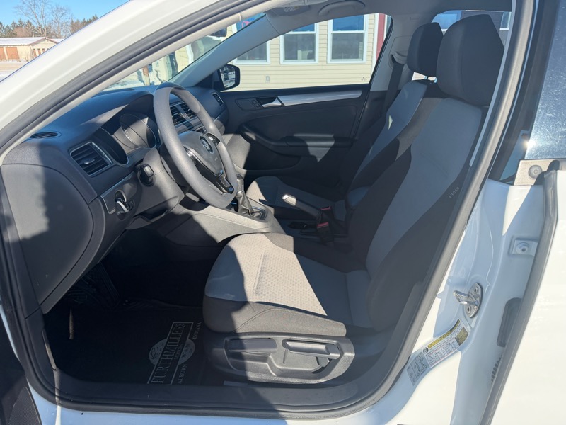 Volkswagen Jetta  2018