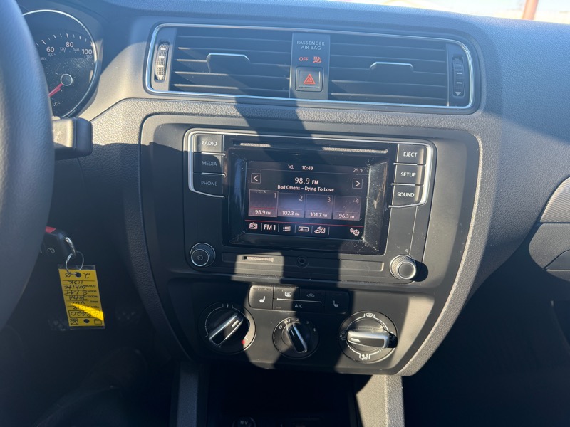 Volkswagen Jetta  2018