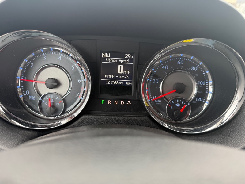 Chrysler Town & Country Touring-L 2012