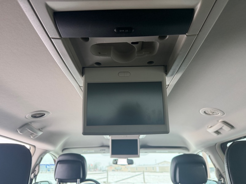 Chrysler Town & Country Touring-L 2012