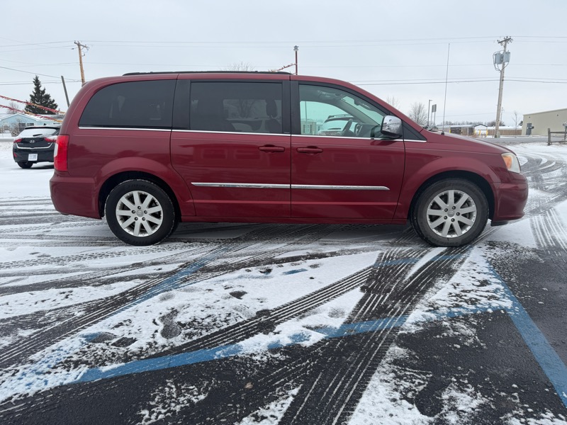 Chrysler Town & Country Touring-L 2012