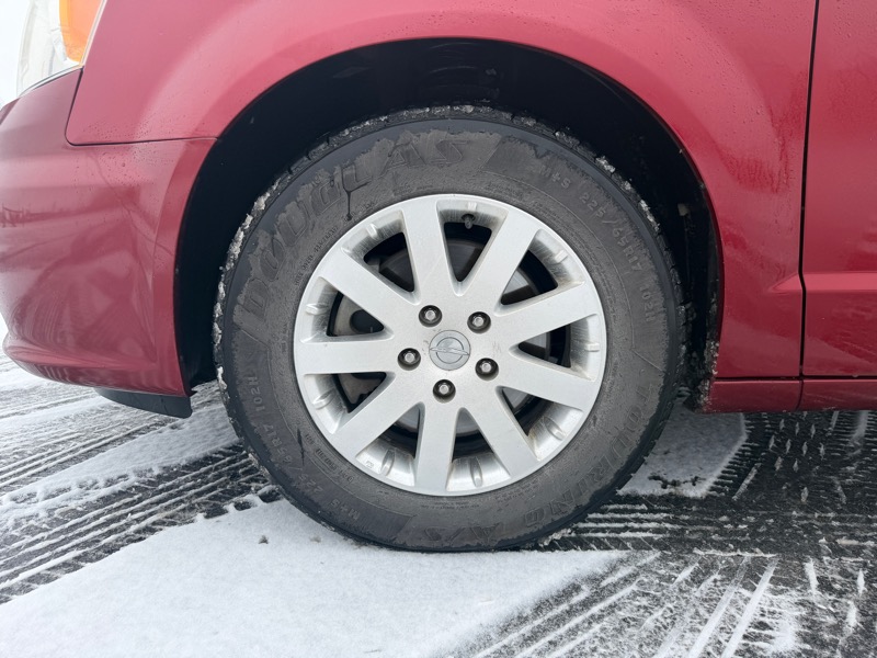 Chrysler Town & Country Touring-L 2012