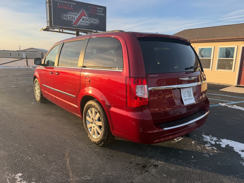 Chrysler Town & Country Touring-L 2012