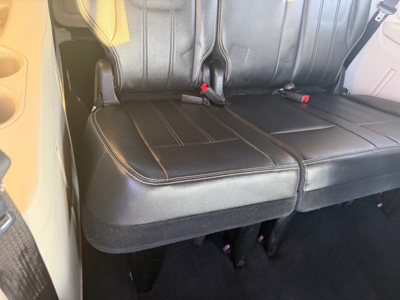 Chrysler Town & Country Touring-L 2012