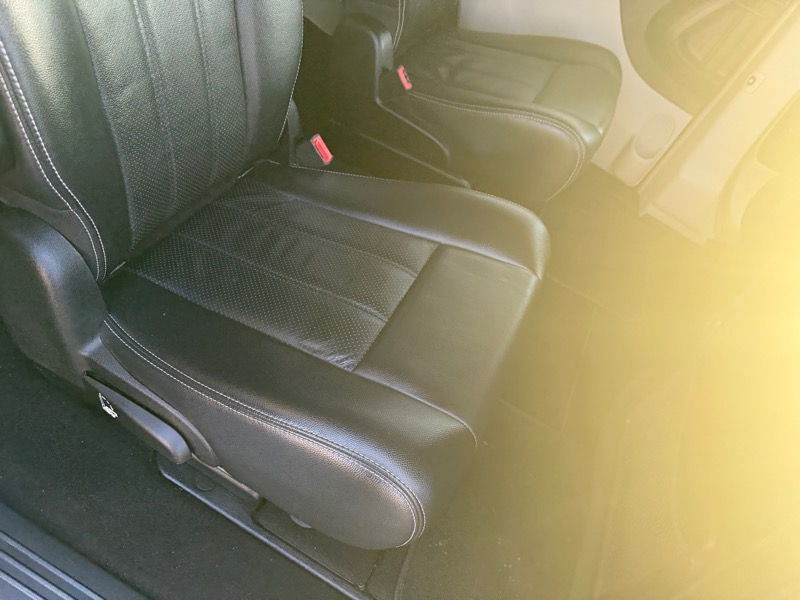 Chrysler Town & Country Touring-L 2012