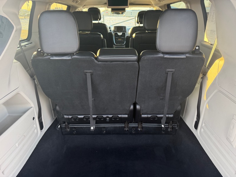 Chrysler Town & Country Touring-L 2012