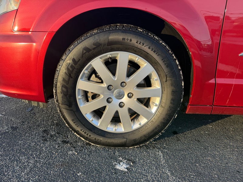 Chrysler Town & Country Touring-L 2012