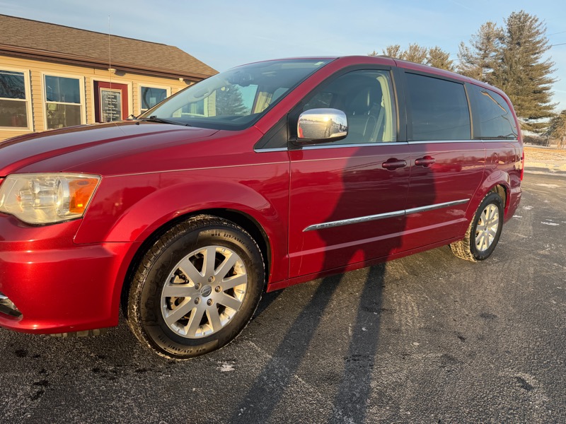 Chrysler Town & Country Touring-L 2012