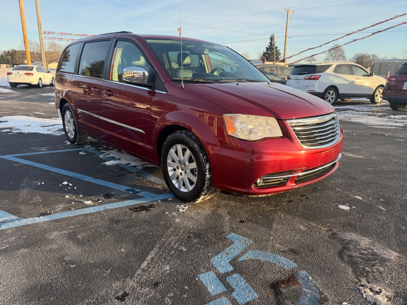 Chrysler Town & Country Touring-L 2012