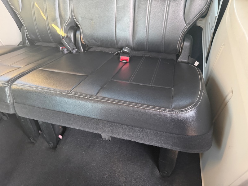 Chrysler Town & Country Touring-L 2012