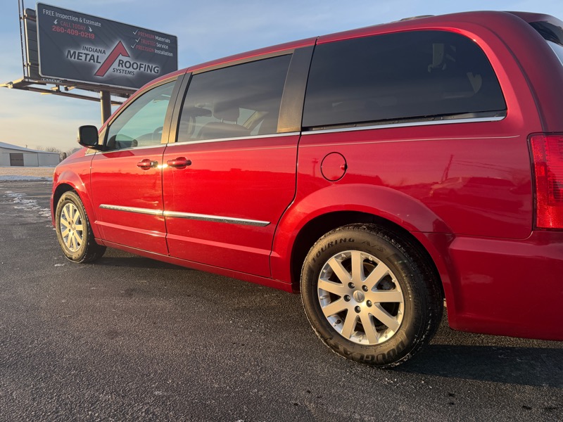Chrysler Town & Country Touring-L 2012