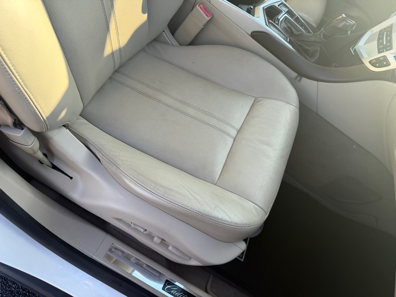 Cadillac SRX Luxury Collection AWD 2011