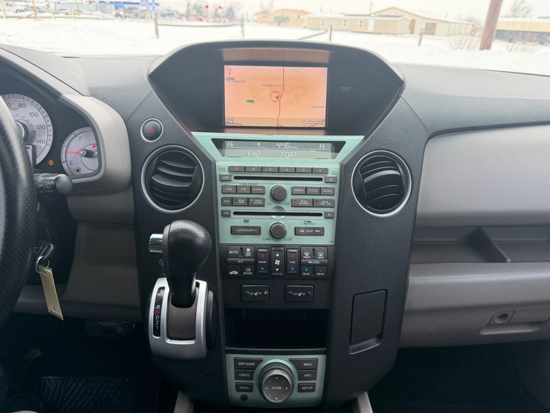 Honda Pilot Touring 2WD 5-Spd AT with DVD 2011